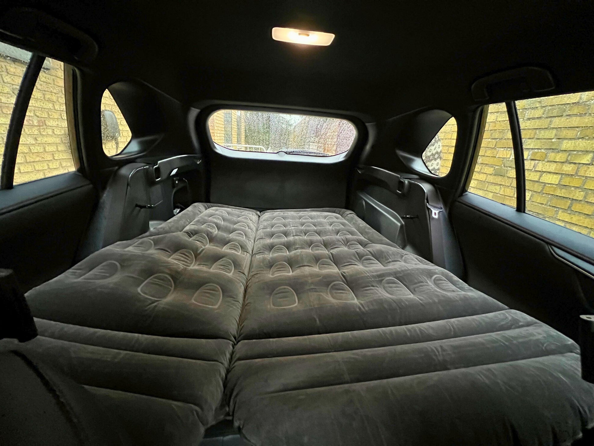 Luftmadras i SUV